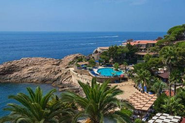 Ervaar deze combinatie van een kleinschalige ayurveda aan de Middellandse Zee. Hotel Port Salvi in Spanje, uw ultieme Europese bestemming voor ontspanning en gezondheid | Puurenkuur.nl