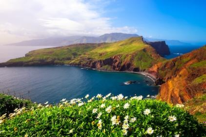 Ontdek de beste Ayurvedavakanties, Yoga Retreats en Luxe wellnesshotels met spa op Madeira bij Puurenkuur, de specialist sinds 2005. 