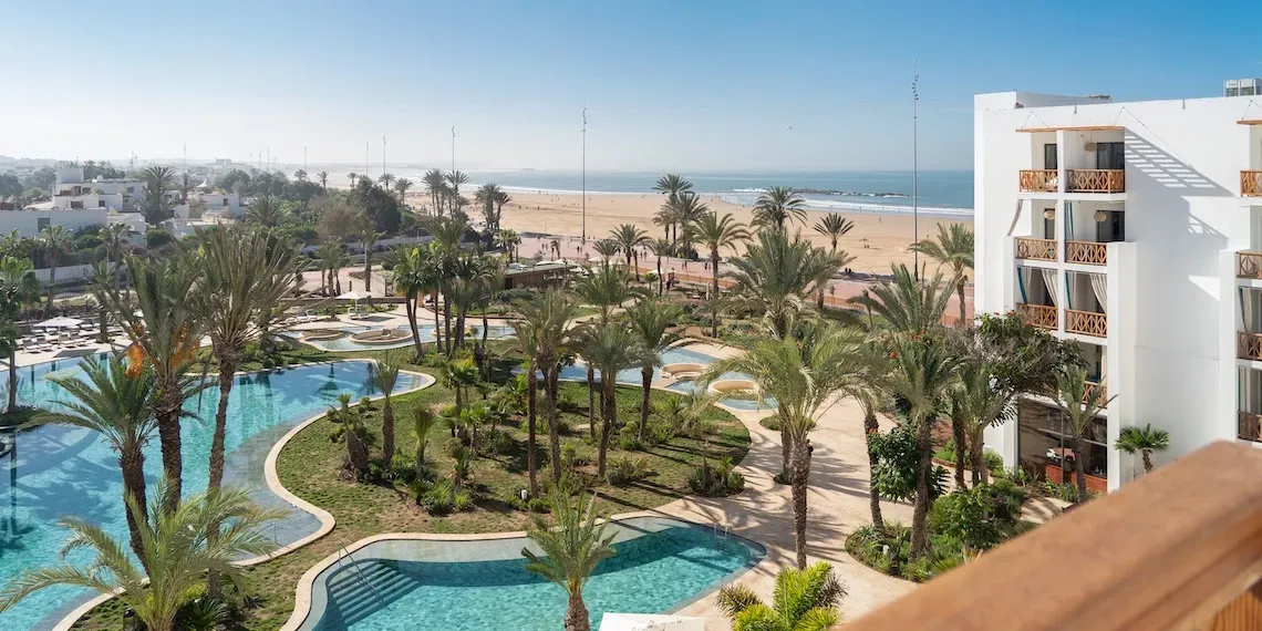 hotel view zwembad strand