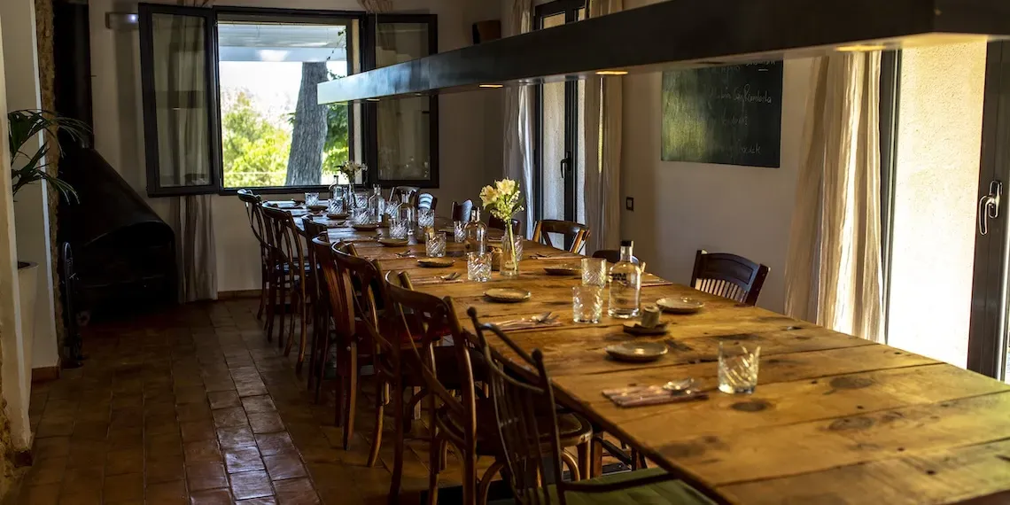 restaurant