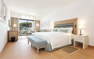 Pine Cliffs Ocean Suites