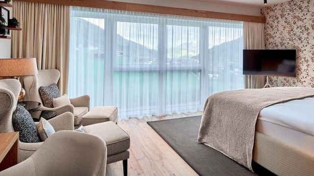 Mountain Peak Premium Junior Suite | Mount Med Resort