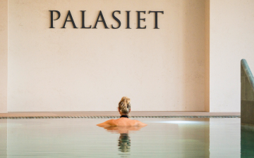 Review: Claudia in Palasiet